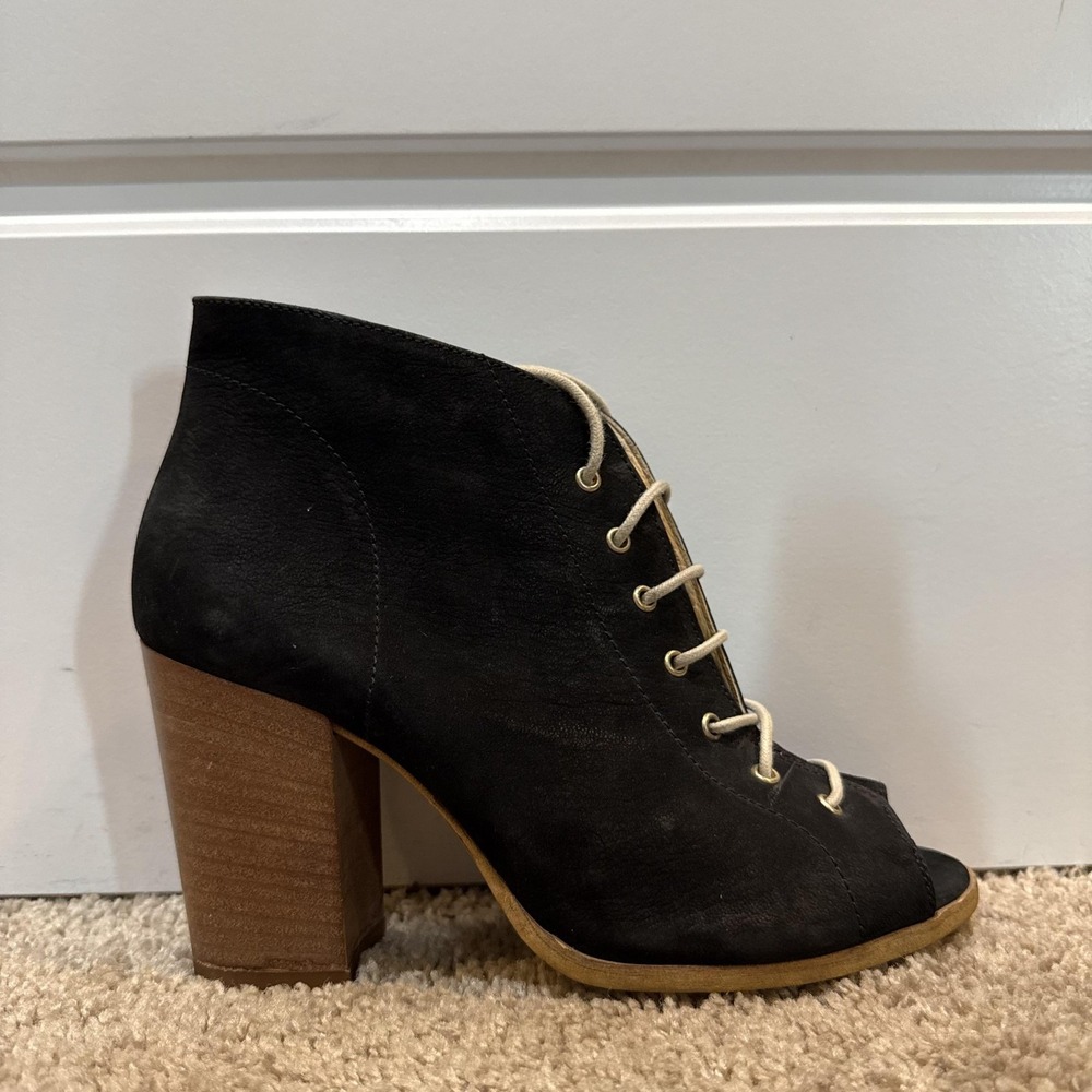 KG Kurt Geiger Boots Womens Size 7.5 Black Suede Lace Up Peep Toe Ankle Booties